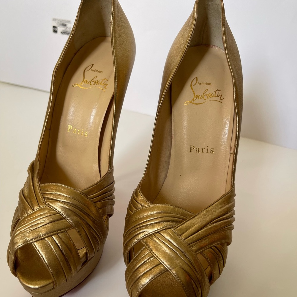 Christian Louboutin peep toe platform pencil heels size (39.5)